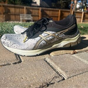 Women’s Asics Gel pulse